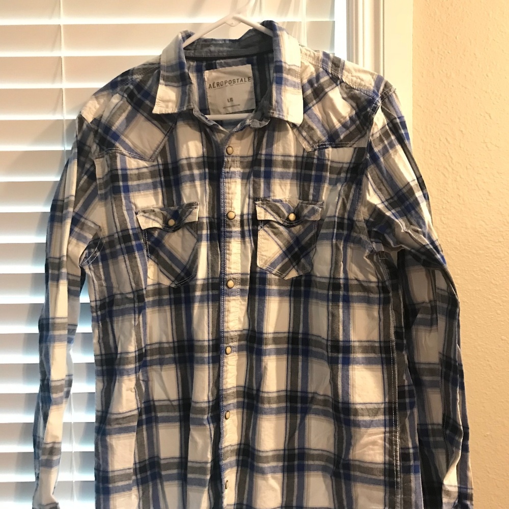 Aeropostale Long Sleeve Pearl Snap Button Down